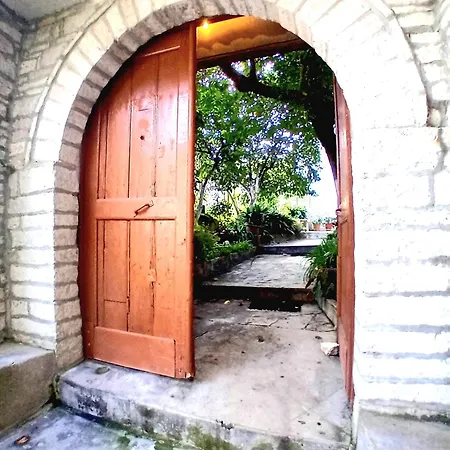 בית הארחה House H 3*