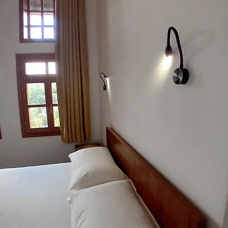 Gæstehus House H Gjirokastër