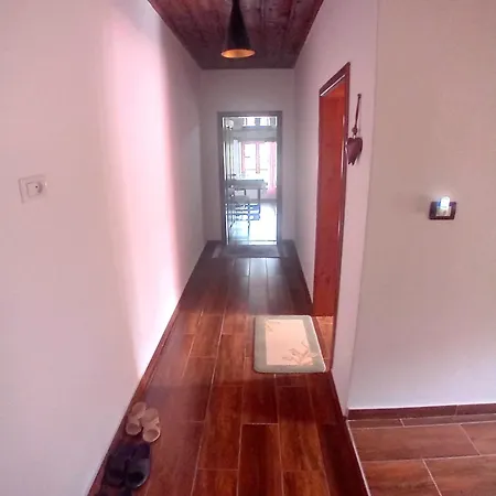 House H Guest house *