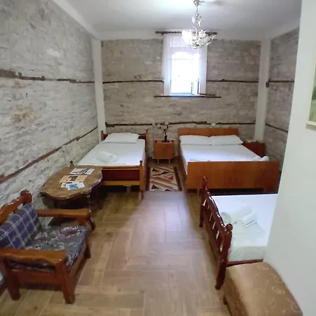 House H Guest house *