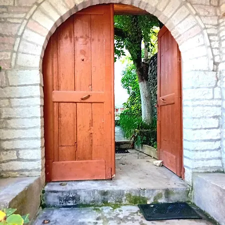 House H Pensjonat Gjirokastra